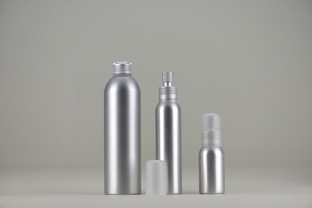 Aluminium bottle, with cap of choice (24/410)