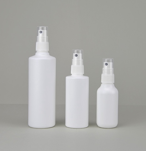 Flacon plastique rigide, bouchon spray